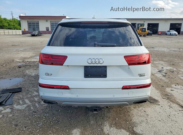 WA1LAAF76JD027261 2018 AUDI Q7 White Widok z tyłu