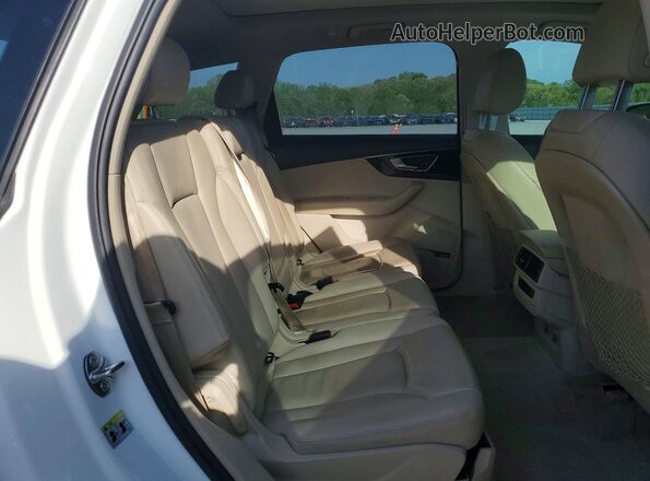 WA1LAAF78JD019243 2018 AUDI Q7 Белый Вид задней части салона