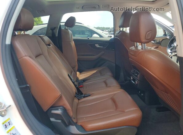 WA1LAAF79KD001447 2019 AUDI Q7 White Rear seats view