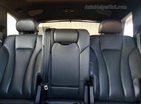 WA1LAAF7XHD005306 2017 AUDI Q7 Gray Rear seats view