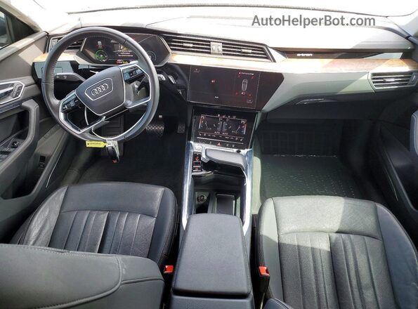 WA1LAAGE1KB023001 2019 AUDI E-TRON Черный Вид панели приборов