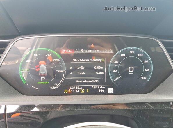 WA1LAAGE7MB027265 2021 AUDI E-TRON White Widok zestawu wskaźników
