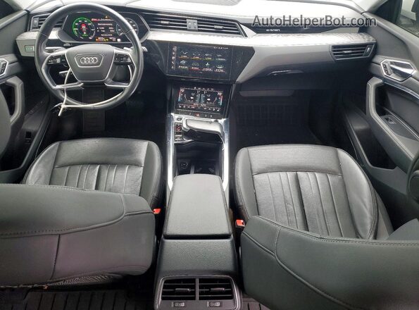WA1LAAGE7MB027265 2021 AUDI E-TRON White Widok deski rozdzielczej