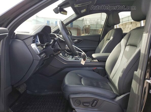 WA1LCBF70PD023344 2023 AUDI Q7 Black Вид салону спереду