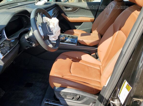 WA1LCBF79PD017896 2023 AUDI Q7 Черный Вид салона спереди