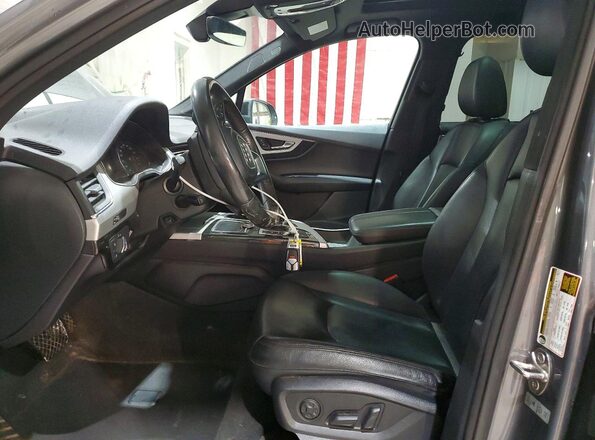 WA1LHAF71JD023890 2018 AUDI Q7 Серебряный Вид салона спереди