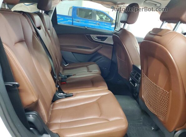 WA1LHAF74JD022457 2018 AUDI Q7 White Vista interior trasera