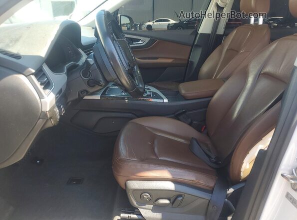 WA1LHAF77HD037948 2017 AUDI Q7 White Widok wnętrza z przodu