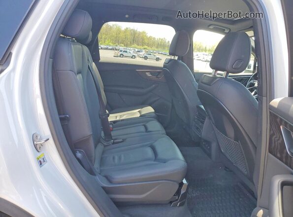 WA1LXAF71MD000763 2021 AUDI Q7 White Вид задньої частини салону