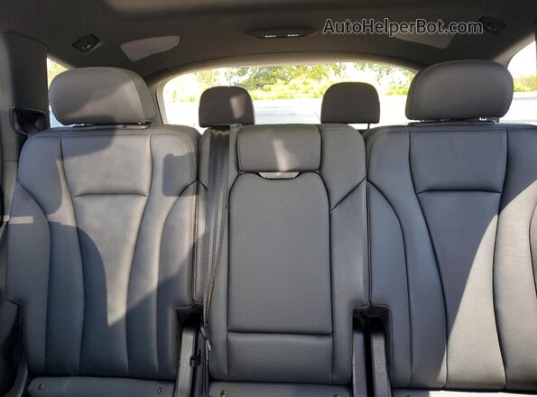 WA1LXAF71MD000763 2021 AUDI Q7 White Вид задніх сидінь