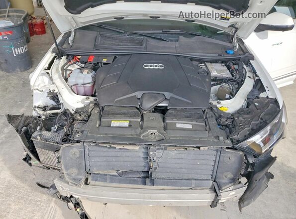 WA1LXAF77MD021049 2021 AUDI Q7 White Вид підкапотного простору