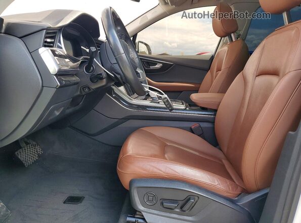 WA1LXAF7XMD013981 2021 AUDI Q7 White Widok wnętrza z przodu