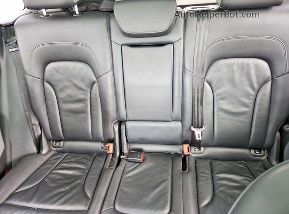WA1M2AFP1HA055207 2017 AUDI Q5 White Vista de los asientos traseros