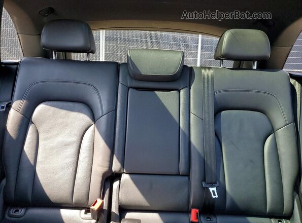 WA1M2AFP9HA069632 2017 AUDI Q5 Black Widok tylnych siedzeń