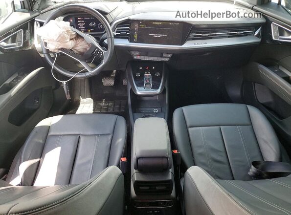 WA1M2BFZ9PP027481 2023 AUDI Q4 Серый Вид панели приборов