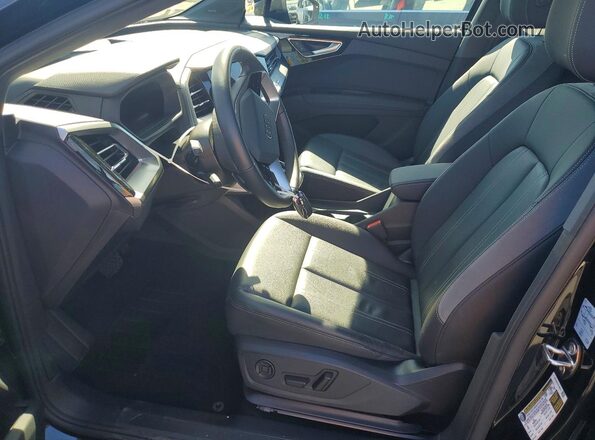 WA1MUBFZ8RP048027 2024 AUDI Q4 Черный Вид салона спереди