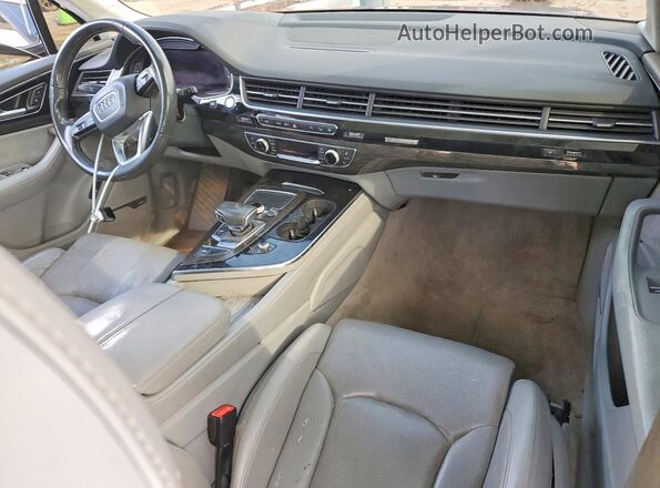 WA1VAAF70HD019059 2017 AUDI Q7 Желто-коричневый Вид панели приборов