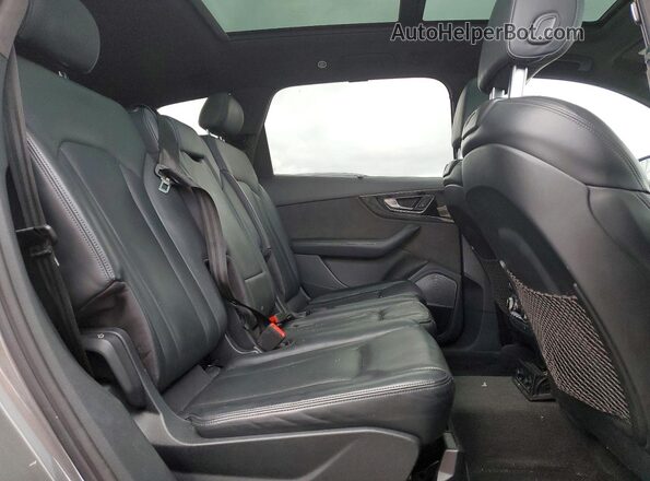 WA1VAAF74HD006802 2017 AUDI Q7 Gray Вид задньої частини салону
