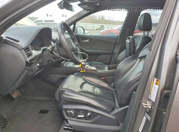 WA1VAAF74HD006802 2017 AUDI Q7 Gray Вид салону спереду