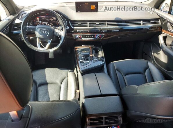 WA1VAAF76HD021611 2017 AUDI Q7 Белый Вид панели приборов