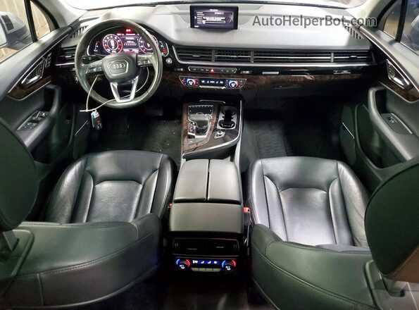 WA1VAAF78JD029764 2018 AUDI Q7 Silver Dashboard view