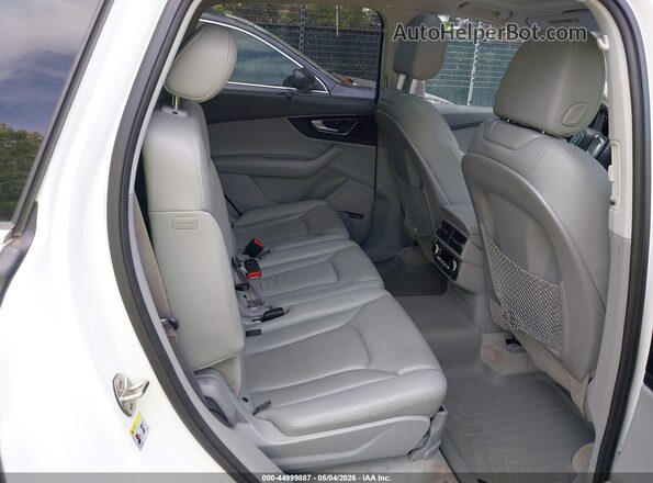 WA1VABF70HD017611 2017 AUDI Q7 White Vista de la etiqueta del VIN