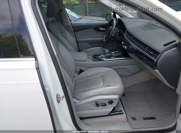 WA1VABF70HD017611 2017 AUDI Q7 White Vista interior delantera
