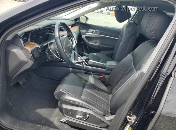 WA1VABGE2KB008490 2019 AUDI E-TRON Black Front interior view