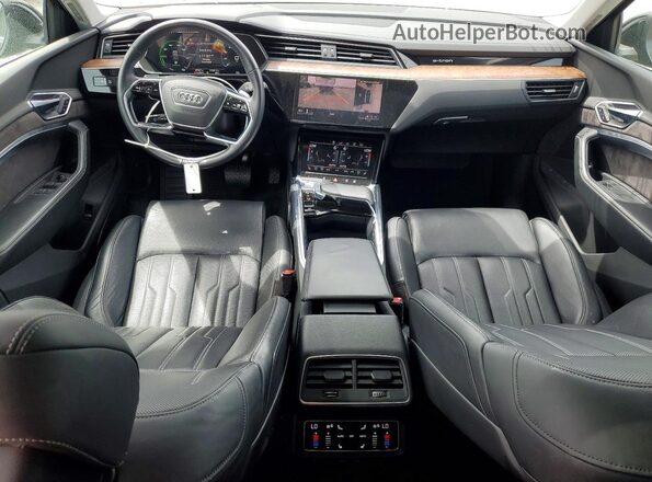 WA1VABGE2KB008490 2019 AUDI E-TRON Black Dashboard view