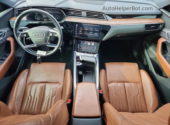WA1VABGE3KB021877 2019 AUDI E-TRON Бирюзовый Вид панели приборов