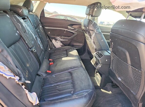 WA1VABGEXKB024324 2019 AUDI E-TRON Black Widok wnętrza z tyłu