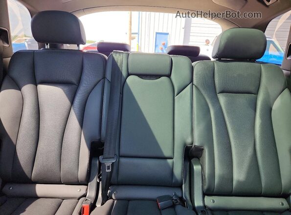 WA1VXBF70LD005286 2020 AUDI Q7 White Widok tylnych siedzeń