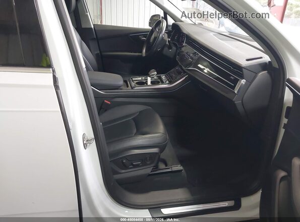 WA1VXBF79PD028295 2023 AUDI Q7 White წინა სალონის ხედი
