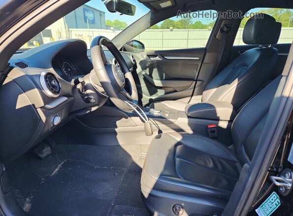 WAUAUGFF8J1005064 2018 AUDI A3 Черный Вид салона спереди