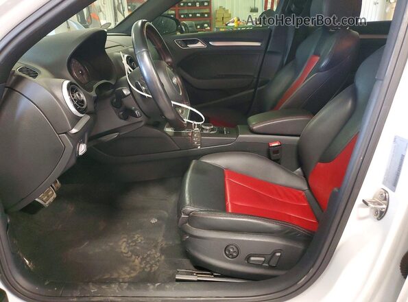 WAUB1GFF7G1066931 2016 AUDI S3 Белый Вид салона спереди