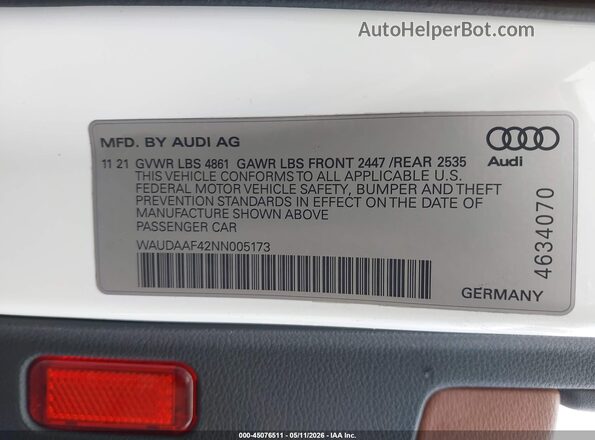 WAUDAAF42NN005173 2022 AUDI A4 White Widok komory silnika