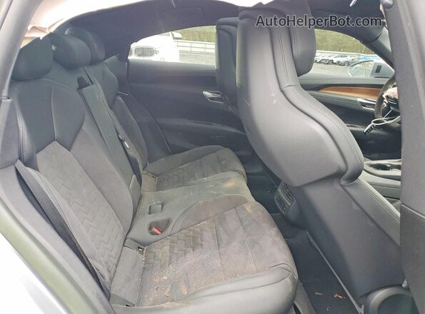 WAUDJBFW0P7005395 2023 AUDI E-TRON Серебряный Вид задних сидений