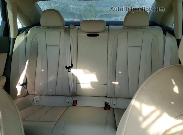 WAUDNAF45JN010043 2018 AUDI A4 Blue Widok tylnych siedzeń