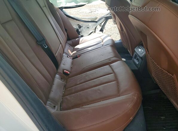 WAUDNAF45JN016327 2018 AUDI A4 White Vista de los asientos traseros