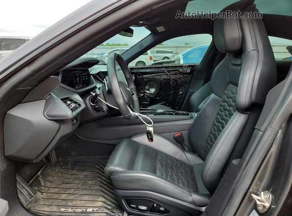 WAUEJBFW9N7004473 2022 AUDI E-TRON Gray Вид салону спереду