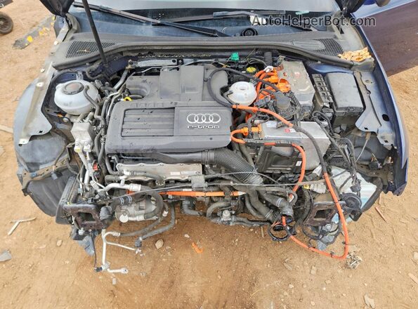 WAUSPBFF9JA055793 2018 AUDI A3 Синий Вид задней части салона