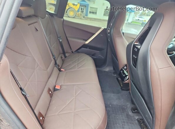 WB513CF06PCL80129 2023 BMW IX Black Vista de los asientos traseros
