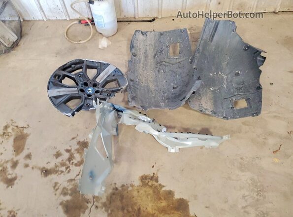 WB523CF00SCU53668 2025 BMW IX Blue Vista de la etiqueta del VIN