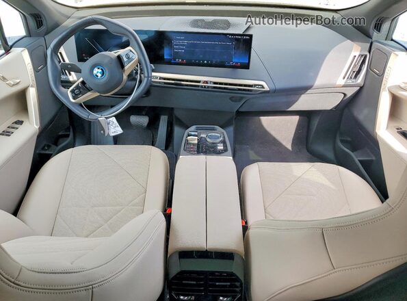 WB523CF09SCT29558 2025 BMW IX White Vista del salpicadero