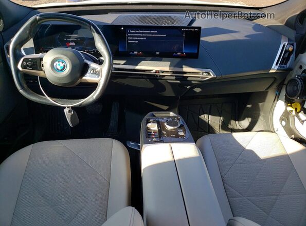 WB523CF0XPCM04548 2023 BMW IX Белый Вид панели приборов