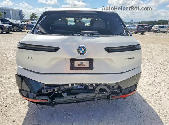 WB523CF0XPCM64118 2023 BMW IX White Rear view