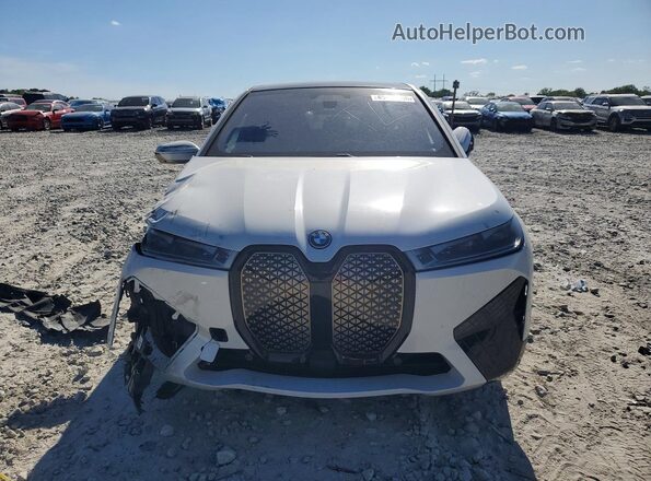 WB533CF04SCU56433 2025 BMW IX White Front view