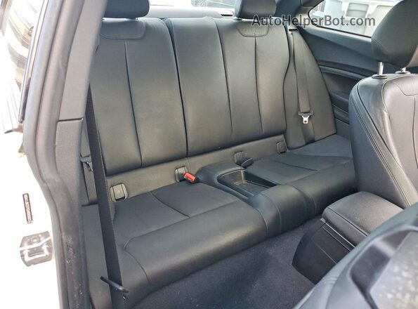 WBA1J9C57GV695925 2016 BMW M2 White Rear seats view