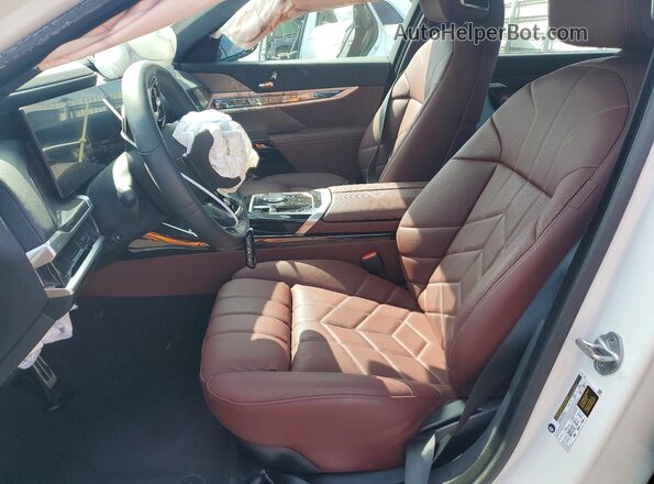 WBA23EH03SCT34734 2025 BMW OTHER Белый Вид салона спереди