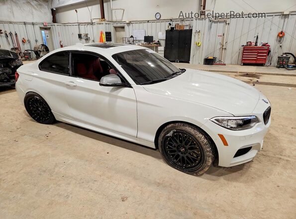WBA2G3C38HV641307 2017 BMW M2 Белый Передняя правая четверть
